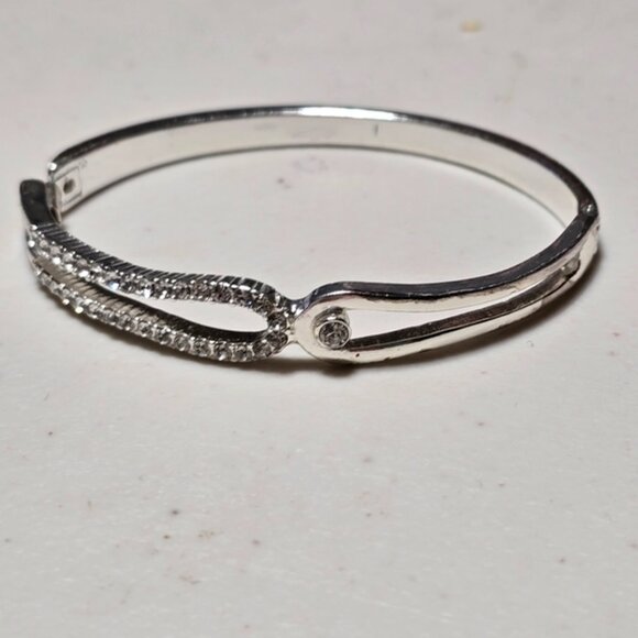 Silver Tone Blingy with Locking Clasp Bracelet - Picture 1 of 2